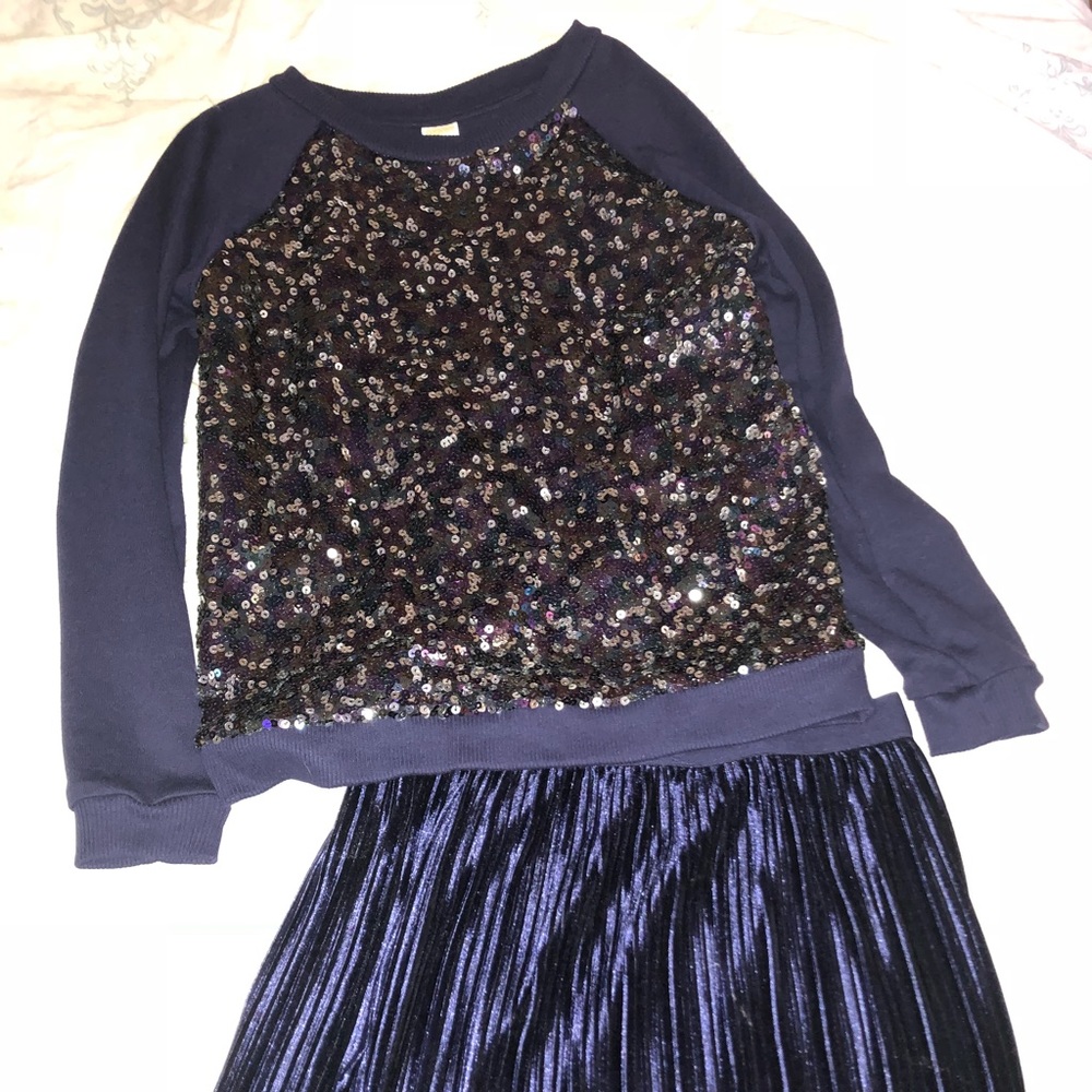 Girls Gymboree skirt and top set sparkly!